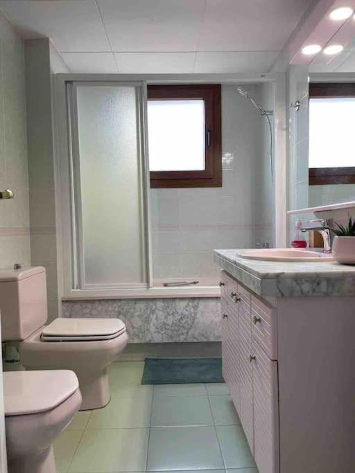 Cal Salmare Seafront Apartment With Rooftop Terrace And Pool Calafell Bagian luar foto