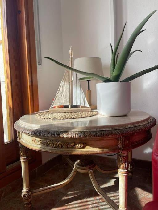 Cal Salmare Seafront Apartment With Rooftop Terrace And Pool Calafell Bagian luar foto