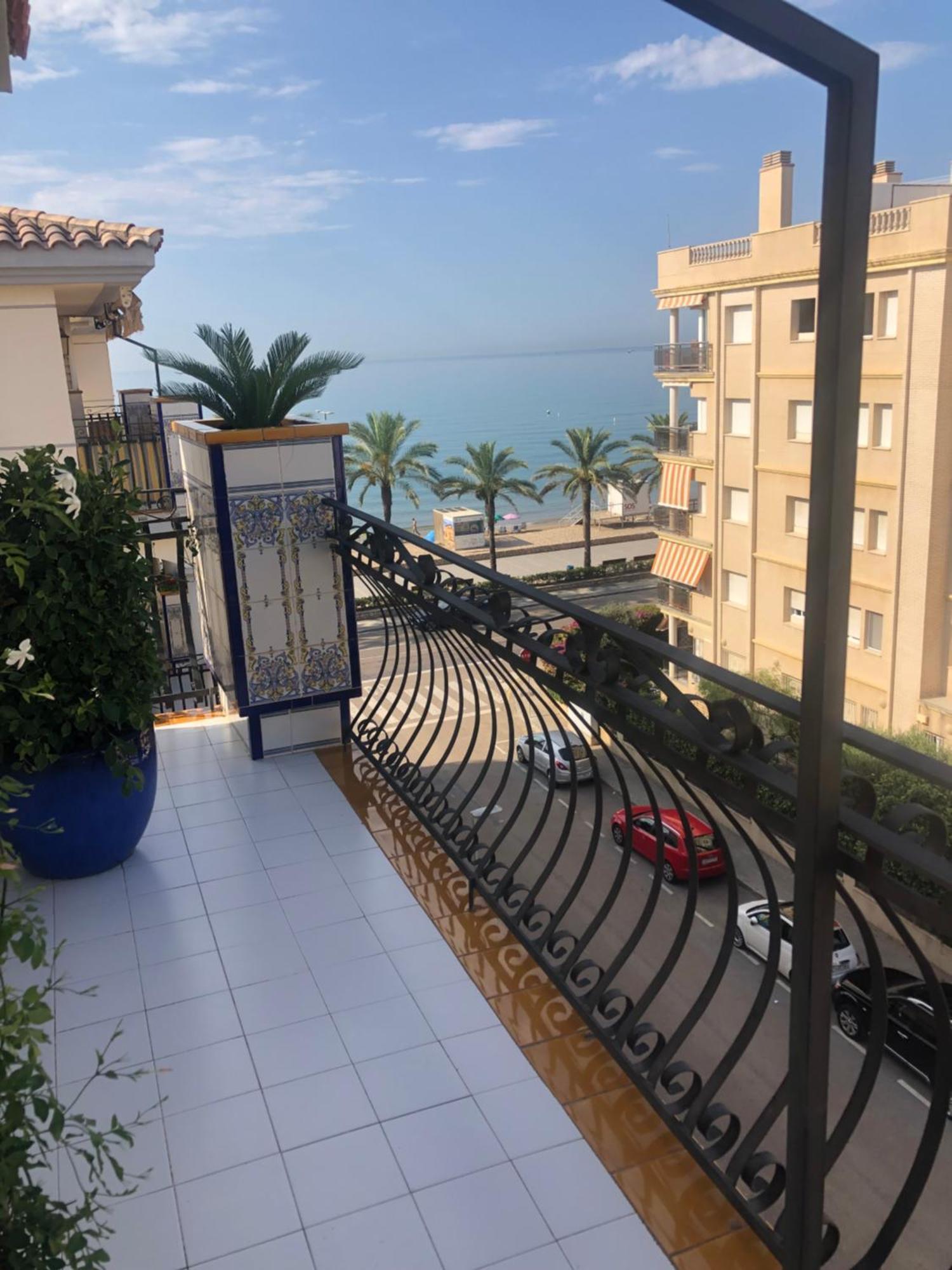 Cal Salmare Seafront Apartment With Rooftop Terrace And Pool Calafell Bagian luar foto